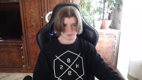 Max online show from February 5, 11:04 am