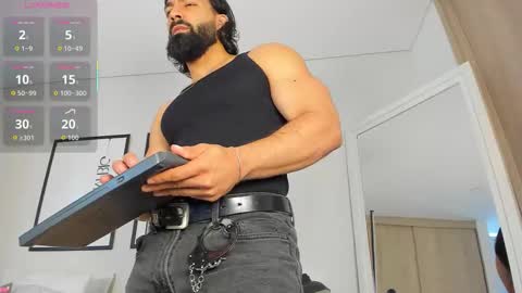 Max online show from October 28, 3:25 pm