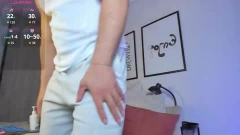 Max online show from November 30, 10:25 pm