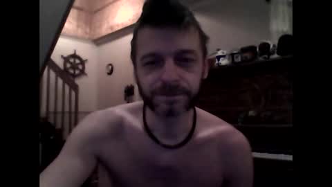 Snapshot of maxthewolf chatting on January 18, 11:36 am MaxTheWolf online show from January 18, 11:36 am