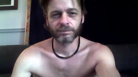 Snapshot of maxthewolf chatting on June 27, 12:33 pm MaxTheWolf online show from June 27, 12:33 pm