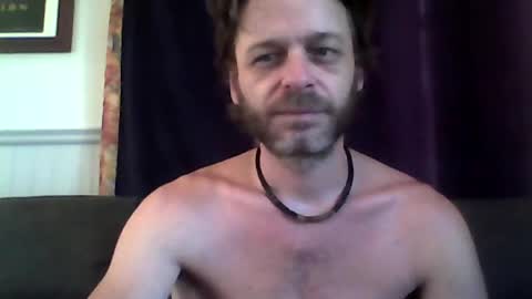Snapshot of maxthewolf chatting on July 5, 10:11 am MaxTheWolf online show from July 5, 10:11 am