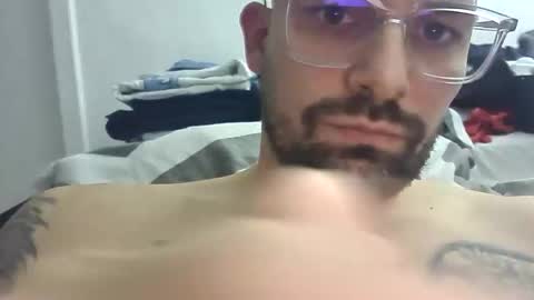 Max online show from November 15, 3:52 pm