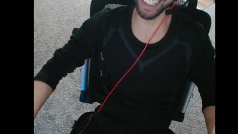 Snapshot of maxvirya3 chatting on December 20, 4:30 am max online show from December 20, 4:30 am