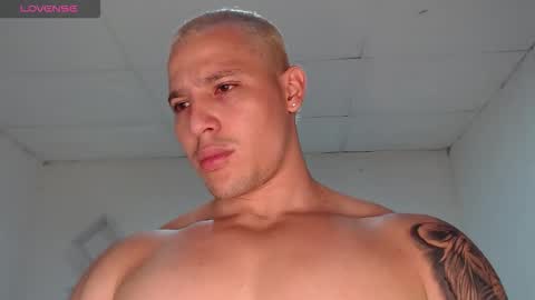 Snapshot of maxwel949813 chatting on October 29, 5:58 pm Max online show from October 29, 5:58 pm