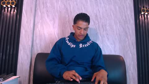 Snapshot of maxwyatt_1 chatting on June 5, 4:24 pm Max Wyatt online show from June 5, 4:24 pm