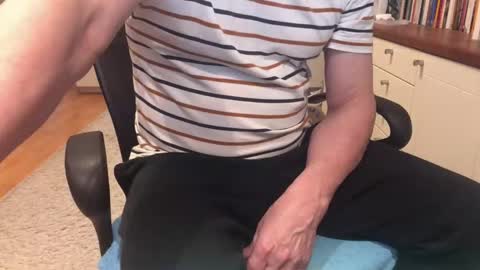 Snapshot of maxx_martin chatting on February 10, 7:01 am Max online show from February 10, 7:01 am