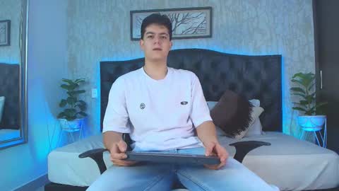 Maxxi online show from December 14, 3:45 am