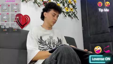 Max online show from February 18, 1:34 am