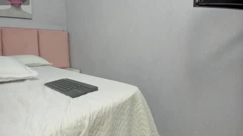 Snapshot of may_fox06 chatting on February 23, 3:13 am MAY online show from February 23, 3:13 am