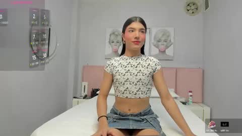 Snapshot of may_fox06 chatting on March 1, 2:04 am MAY online show from March 1, 2:04 am