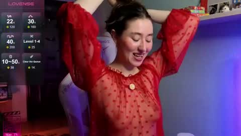 may_may_moon online show from July 18, 7:28 pm