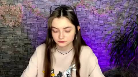 may online show from June 26, 4:55 pm