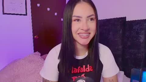 Snapshot of maya_blue_ chatting on June 30, 4:35 am Maya online show from June 30, 4:35 am