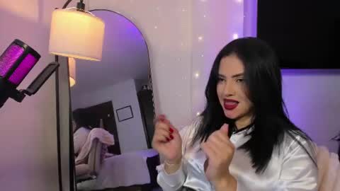 Snapshot of maya_blue_ chatting on July 16, 4:29 am Maya online show from July 16, 4:29 am