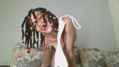 Snapshot of maya_dol chatting on March 1, 7:27 pm maya online show from March 1, 7:27 pm