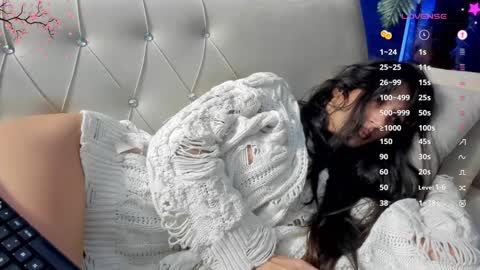 Snapshot of maya_lisa chatting on March 15, 9:32 pm Karah online show from March 15, 9:32 pm