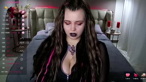 Maya Mils online show from December 9, 1:07 am