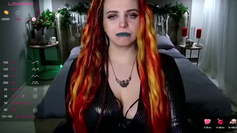 Maya Mils online show from December 29, 7:17 am