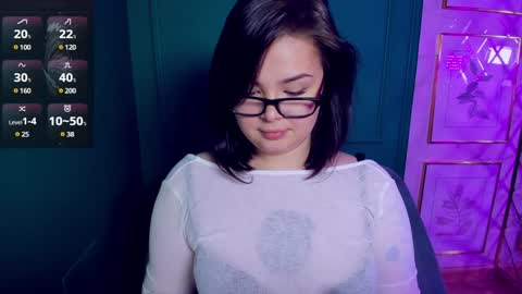 Snapshot of maya_muse chatting on December 3, 5:12 pm Woman online show from December 3, 5:12 pm