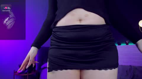 Snapshot of maya_muse chatting on January 7, 11:48 am Woman online show from January 7, 11:48 am