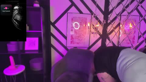 Snapshot of maya_muse chatting on January 27, 2:02 pm Woman online show from January 27, 2:02 pm