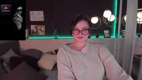 Snapshot of maya_muse chatting on February 3, 5:03 pm Woman online show from February 3, 5:03 pm