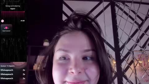 Snapshot of maya_muse chatting on February 10, 5:19 pm Woman online show from February 10, 5:19 pm