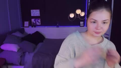 Snapshot of maya_muse chatting on February 15, 2:00 pm Woman online show from February 15, 2:00 pm