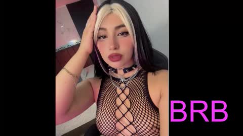 Snapshot of maya_rivers chatting on February 18, 10:50 pm Maya online show from February 18, 10:50 pm