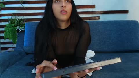 maya_velvet online show from September 23, 8:45 pm