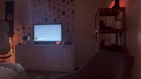 Maya Belle online show from December 2, 6:20 am