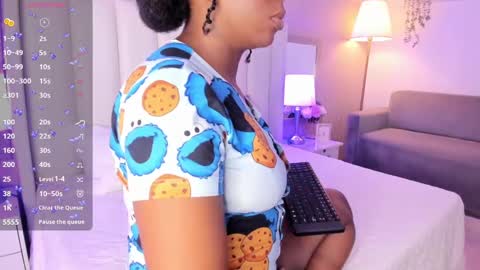 Maya online show from December 12, 3:54 am