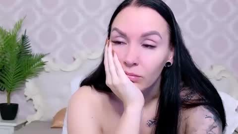 MayaCruise online show from November 20, 8:25 am