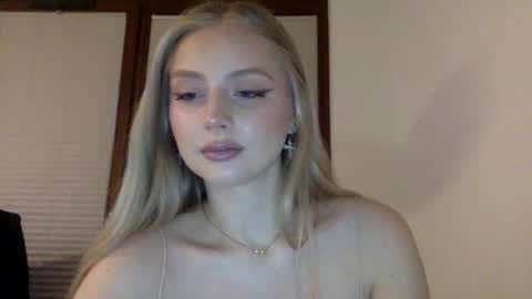 Snapshot of mayaflirt chatting on March 15, 4:57 pm mayaflirt online show from March 15, 4:57 pm