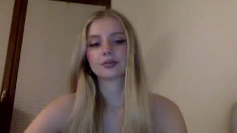 Snapshot of mayaflirt chatting on April 21, 8:55 pm mayaflirt online show from April 21, 8:55 pm