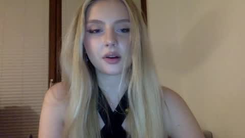 Snapshot of mayaflirt chatting on April 22, 8:21 pm mayaflirt online show from April 22, 8:21 pm