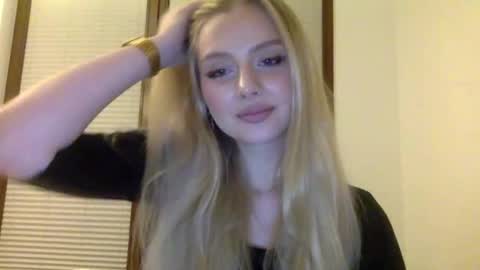 Snapshot of mayaflirt chatting on May 12, 8:28 pm mayaflirt online show from May 12, 8:28 pm