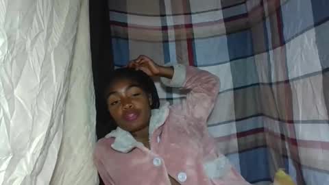 Snapshot of mayajadorelie chatting on September 22, 10:34 pm charlesia online show from September 22, 10:34 pm