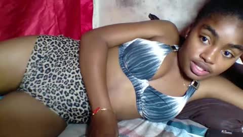 Snapshot of mayajadorelie chatting on October 18, 4:37 am charlesia online show from October 18, 4:37 am