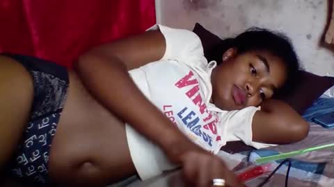 Snapshot of mayajadorelie chatting on October 19, 1:50 am charlesia online show from October 19, 1:50 am