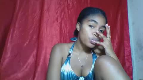Snapshot of mayajadorelie chatting on October 23, 8:24 am charlesia online show from October 23, 8:24 am