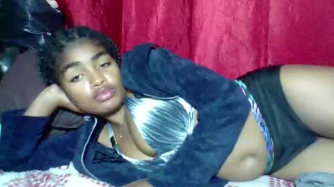 Snapshot of mayajadorelie chatting on October 31, 10:33 pm charlesia online show from October 31, 10:33 pm