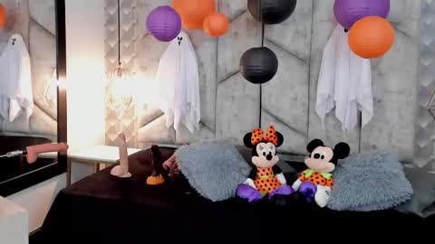 Snapshot of mayarusell01 chatting on October 27, 11:25 am Nicolle Ruselle Hello my lovely schedule for great fun from 630 am and end 800 pm Colombian time I wait for you online show from October 27, 11:25 am