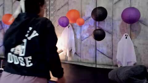 Snapshot of mayarusell01 chatting on October 30, 11:33 am Nicolle Ruselle Hello my lovely schedule for great fun from 630 am and end 800 pm Colombian time I wait for you online show from October 30, 11:33 am