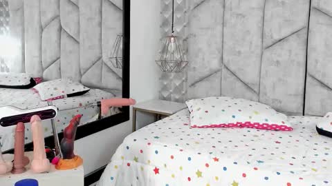 Snapshot of mayarusell01 chatting on November 6, 12:28 pm Nicolle Ruselle Hello my lovely schedule for great fun from 630 am and end 800 pm Colombian time I wait for you online show from November 6, 12:28 pm