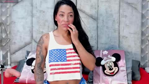 Snapshot of mayarusell01 chatting on November 23, 10:37 am Nicolle Ruselle Hello my lovely schedule for great fun from 630 am and end 800 pm Colombian time I wait for you online show from November 23, 10:37 am