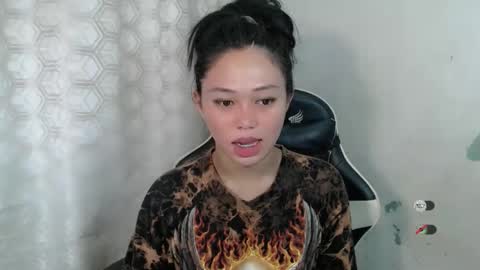 Snapshot of mayasally_ chatting on April 7, 9:10 am mayasally_ online show from April 7, 9:10 am