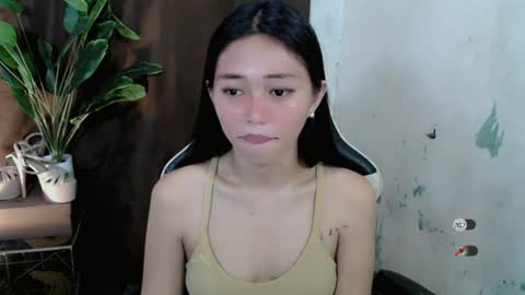 mayasally_ online show from June 24, 9:08 am