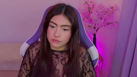 Snapshot of mayavexx chatting on June 4, 4:46 pm Maya Vexx online show from June 4, 4:46 pm